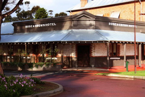 Rose And Crown Hotel - Hervey Bay Accommodation 4