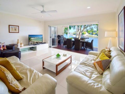 Noosa Entrance Waterfront Resort - Hervey Bay Accommodation 4