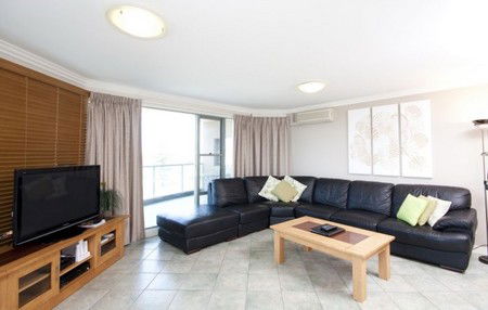 Sails Apartments - Hervey Bay Accommodation 1
