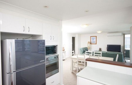Sails Apartments - Hervey Bay Accommodation 2