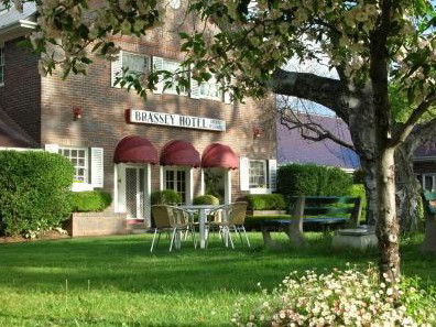 Brassey Of Canberra - Hervey Bay Accommodation 0