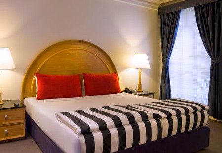 Vibe Savoy Hotel Melbourne - Hervey Bay Accommodation 4
