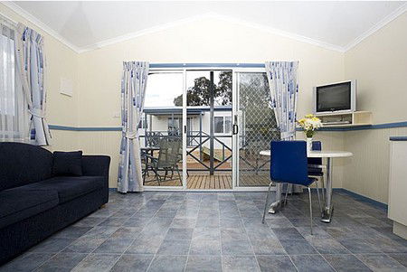Crestview Top Tourist Park - Hervey Bay Accommodation 2