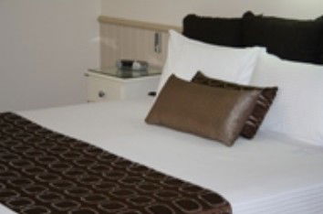 Comfort Inn & Suites Robertson Gardens - Hervey Bay Accommodation 1