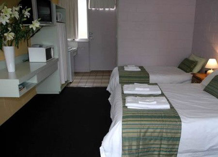 The Bay Motel - Safety Beach - Hervey Bay Accommodation 2