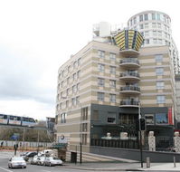Seasons Darling Harbour - Hervey Bay Accommodation
