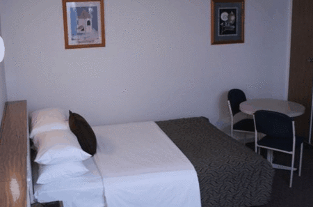 Burkes Hotel Motel - Hervey Bay Accommodation 1