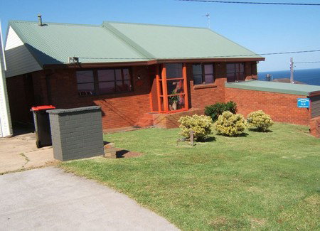Merewether Beach B And B - Hervey Bay Accommodation 1
