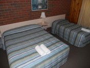KY COUNTRY ROADS MOTOR INN - Hervey Bay Accommodation 3