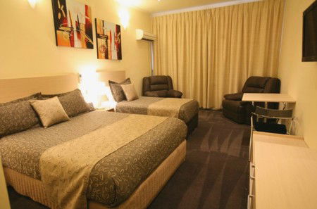 Adelaide Granada Motor Inn - Hervey Bay Accommodation 0