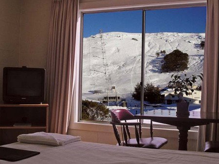 Falls Creek Hotel - Hervey Bay Accommodation 1