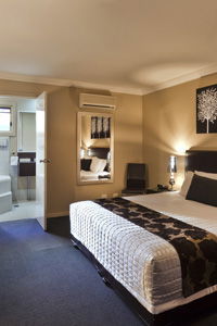 Ambassador On Ruthven - Toowoomba - Hervey Bay Accommodation 1