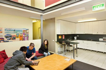 Cambridge Lodge - Hervey Bay Accommodation 1