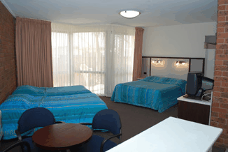 Lakes Central Hotel - Hervey Bay Accommodation 1