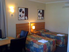 3 Sisters Motel - Hervey Bay Accommodation 0