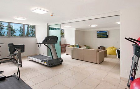 Fairshore Beachfront Apartments - Hervey Bay Accommodation 2