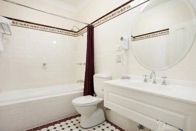 Palais Royale - Hervey Bay Accommodation 4