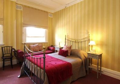 The Russell Hotel - Hervey Bay Accommodation 2