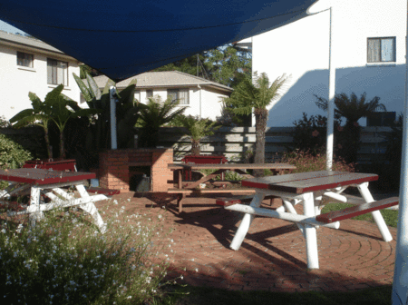 Peninsular Apartments - Hervey Bay Accommodation 1