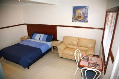 Across Country Motor Inn - Hervey Bay Accommodation 1