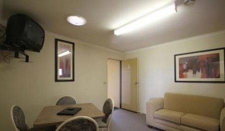 Araluen Motor Lodge - Hervey Bay Accommodation 3