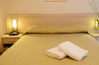Motel 10 Motor Inn - Hervey Bay Accommodation 3