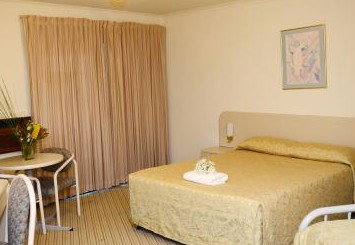 Motel 10 Motor Inn - Hervey Bay Accommodation 4