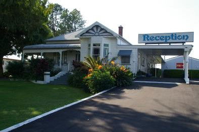 Colonial Court Motor Inn - Hervey Bay Accommodation 0