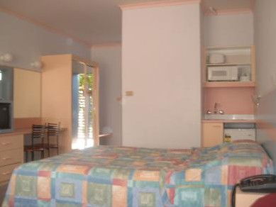 Golden Sands Motor Inn - Hervey Bay Accommodation 1