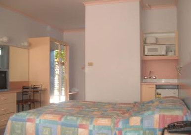 Golden Sands Motor Inn - Hervey Bay Accommodation 3