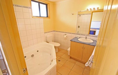 Seaview Motel & Apartments - Hervey Bay Accommodation 4