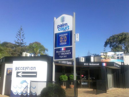 Palm Court Motor Inn - Hervey Bay Accommodation 0