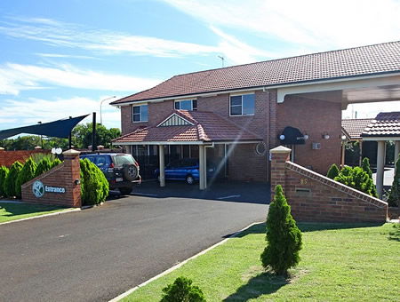 Cotswold Motor Inn - Hervey Bay Accommodation 1