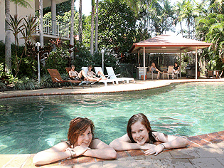 Cairns Reef Apartments And Motel - Hervey Bay Accommodation 1