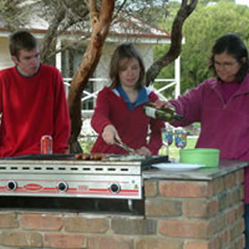 Cape Jervis Holiday Units - Hervey Bay Accommodation 0