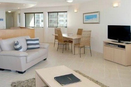 Malibu Mooloolaba - Hervey Bay Accommodation 2