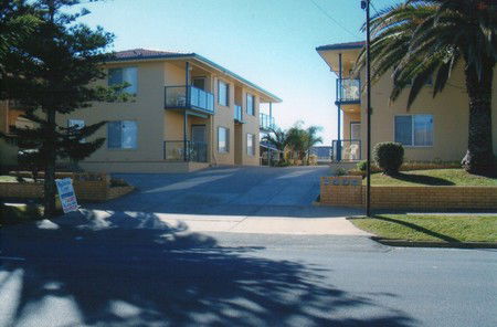 AA Madalena Court Holiday Apartments - Hervey Bay Accommodation 0