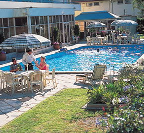 Chifley On South Terrace - Hervey Bay Accommodation 4