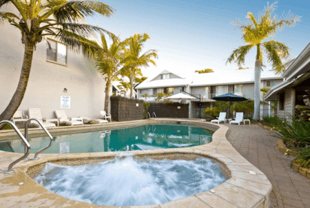 Pelican Beach Resort - Hervey Bay Accommodation 4