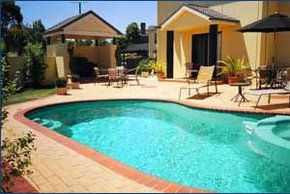 Hopkins House Motel & Apartments - Hervey Bay Accommodation 0