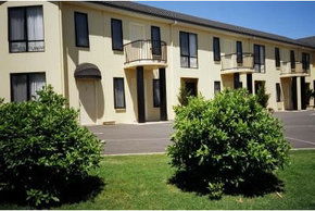 Hopkins House Motel & Apartments - Hervey Bay Accommodation 2