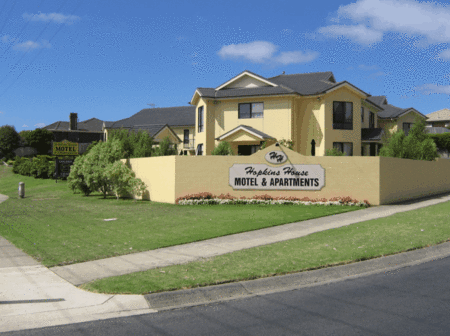 Hopkins House Motel & Apartments - Hervey Bay Accommodation 3