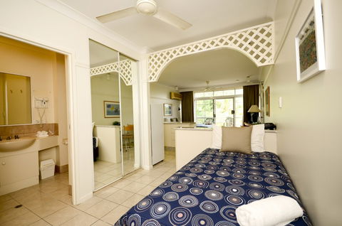 Reef Palms - Hervey Bay Accommodation 3