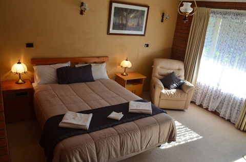 Bright Colonial Inn Motel - Hervey Bay Accommodation 3