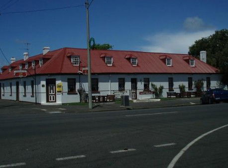 Caledonian Inn Hotel Motel - Hervey Bay Accommodation 0