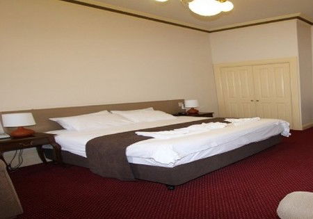 Glenferrie Hotel - Hervey Bay Accommodation 2