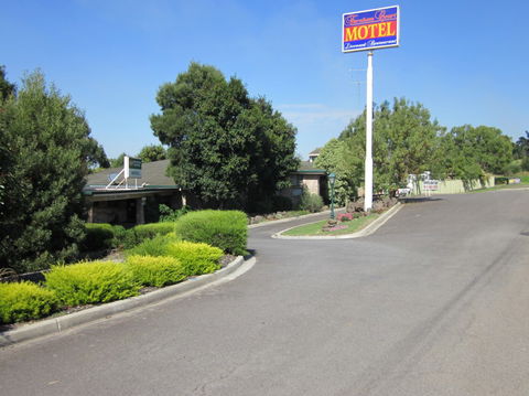 Farnham Court Motel - Hervey Bay Accommodation 0