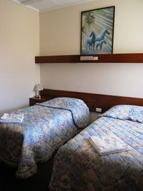 Golden Hills Motel - Hervey Bay Accommodation 2