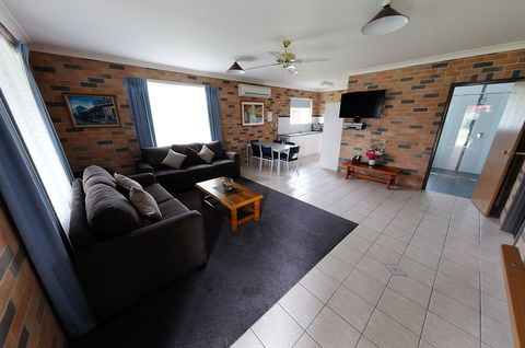 Greenvale Holiday Units - Hervey Bay Accommodation 2