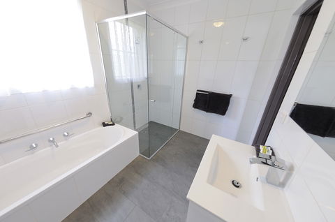 Greenvale Holiday Units - Hervey Bay Accommodation 3